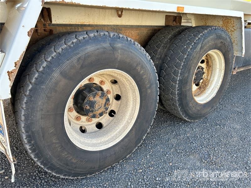 Isuzu FVZ 260-300 6x4 Fuel and Lube Truck Tankwagen