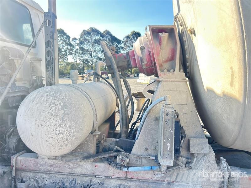 Isuzu FVZ 6x4 Mixer Truck Camiones hormigonera