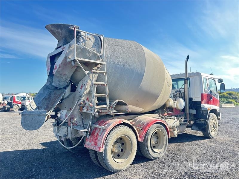 Isuzu FVZ 6x4 Mixer Truck Camiones hormigonera