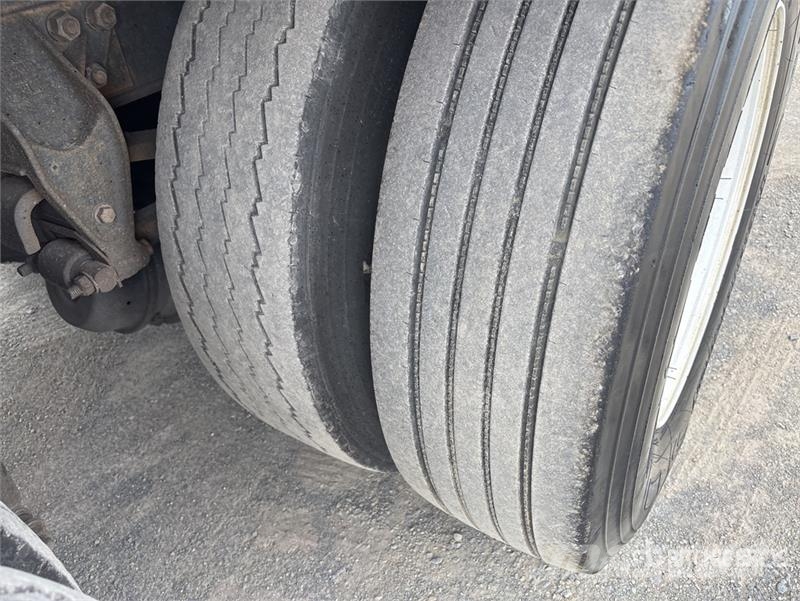 Isuzu FVZ1400 6x2 Van Truck Sanduk kamioni