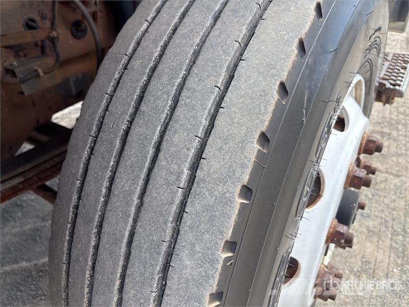 Isuzu FVZ1400 6x2 Van Truck Sanduk kamioni