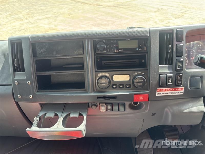 Isuzu FVZ1400 6x2 Van Truck Sanduk kamioni
