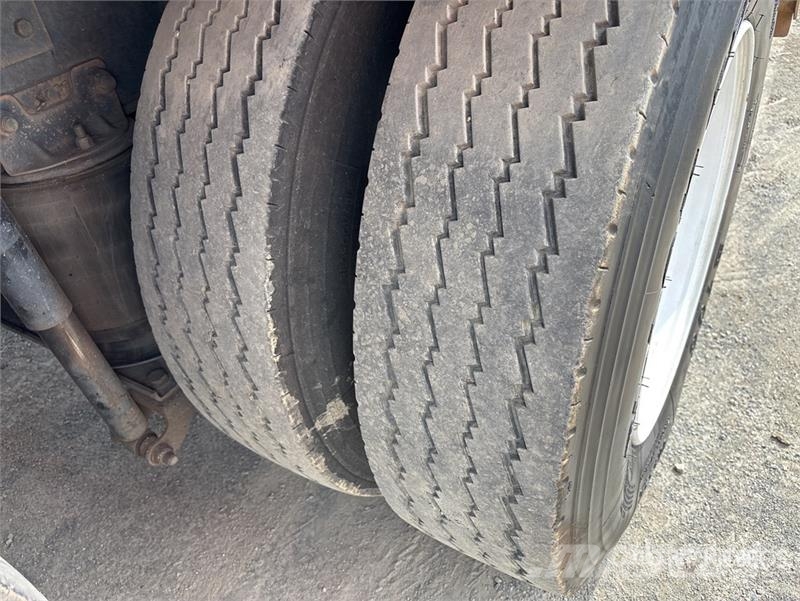Isuzu FVZ1400 6x2 Van Truck Sanduk kamioni