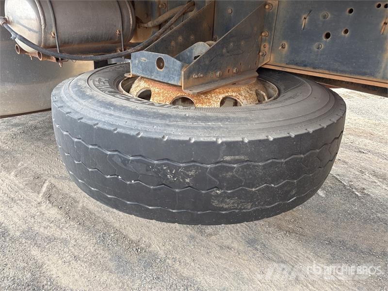 Isuzu FVZ1400 6x2 Van Truck Sanduk kamioni