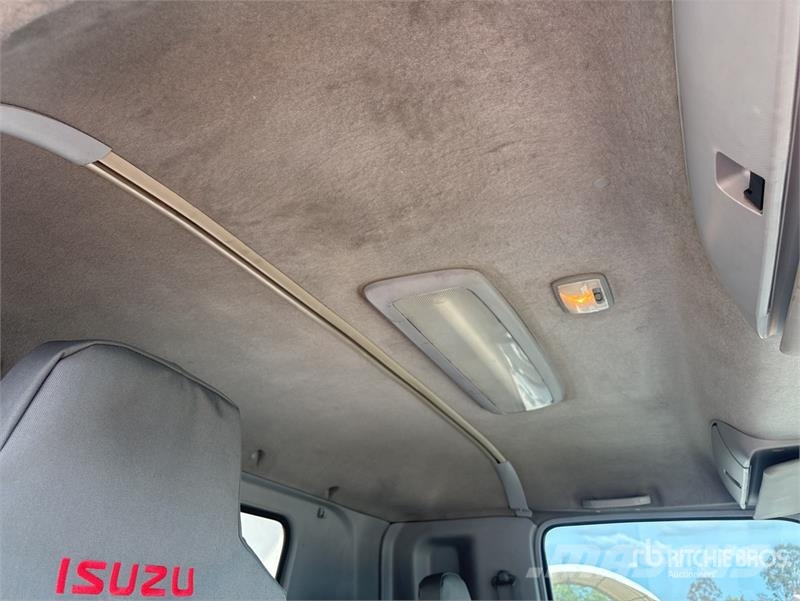 Isuzu FVZ1400 6x2 Van Truck Sanduk kamioni