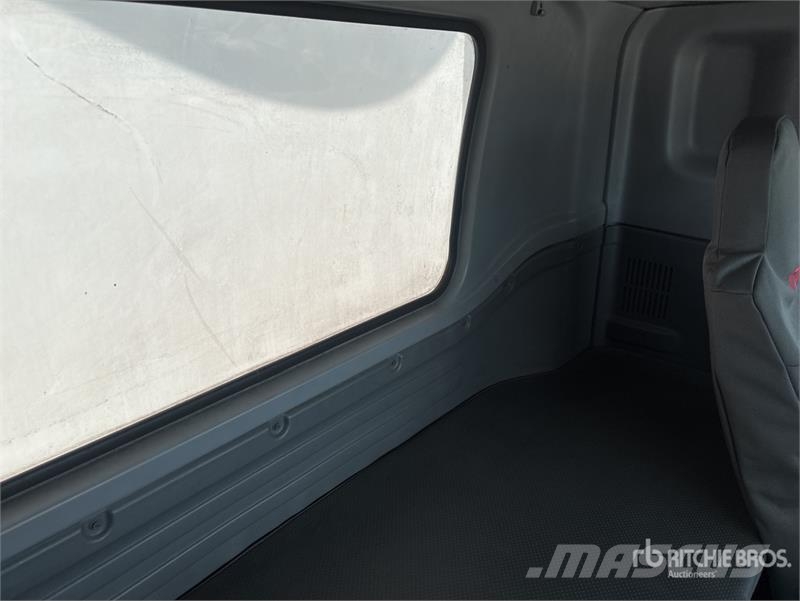 Isuzu FVZ1400 6x2 Van Truck Sanduk kamioni