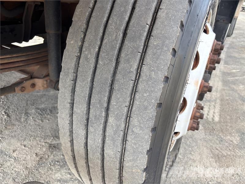 Isuzu FVZ1400 6x2 Van Truck Sanduk kamioni