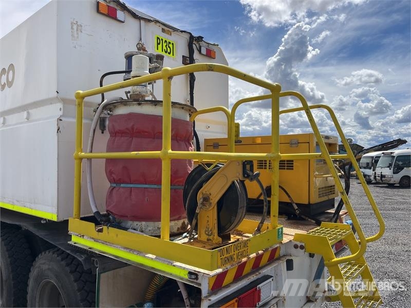 Isuzu FYH 10x4 Fuel and Lube Truck Kamioni cisterne