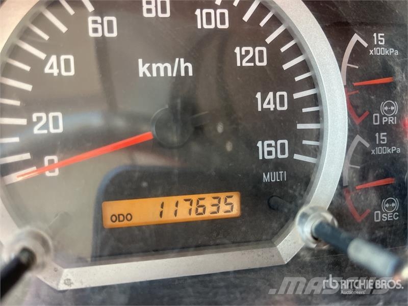 Isuzu FYH 10x4 Fuel and Lube Truck Kamioni cisterne