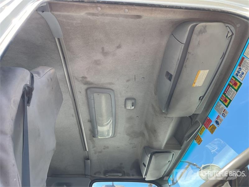 Isuzu FYH 10x4 Fuel and Lube Truck Kamioni cisterne