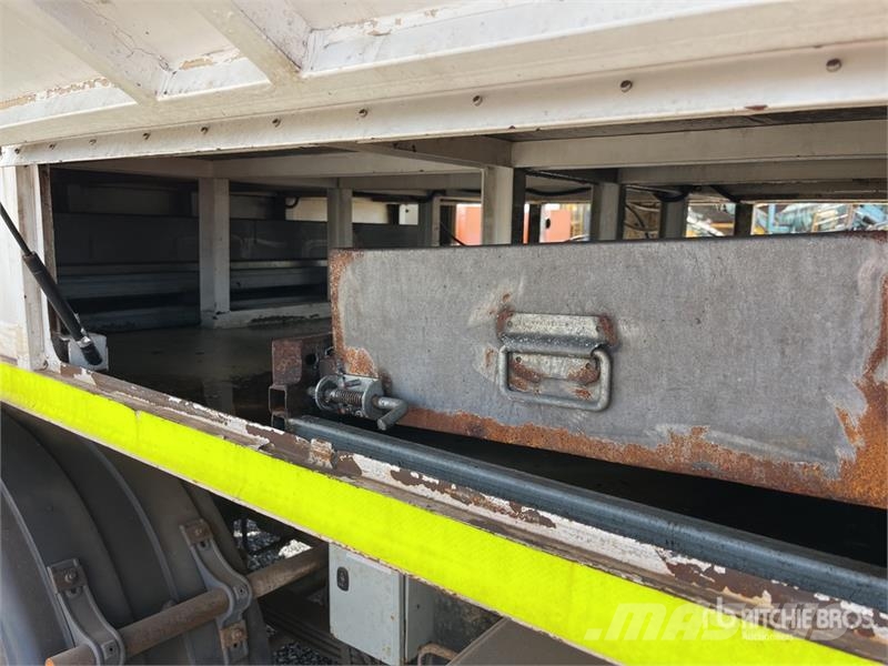 Isuzu FYH 10x4 Fuel and Lube Truck Kamioni cisterne