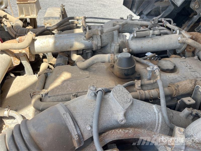 Isuzu FYH 10x4 Fuel and Lube Truck Kamioni cisterne