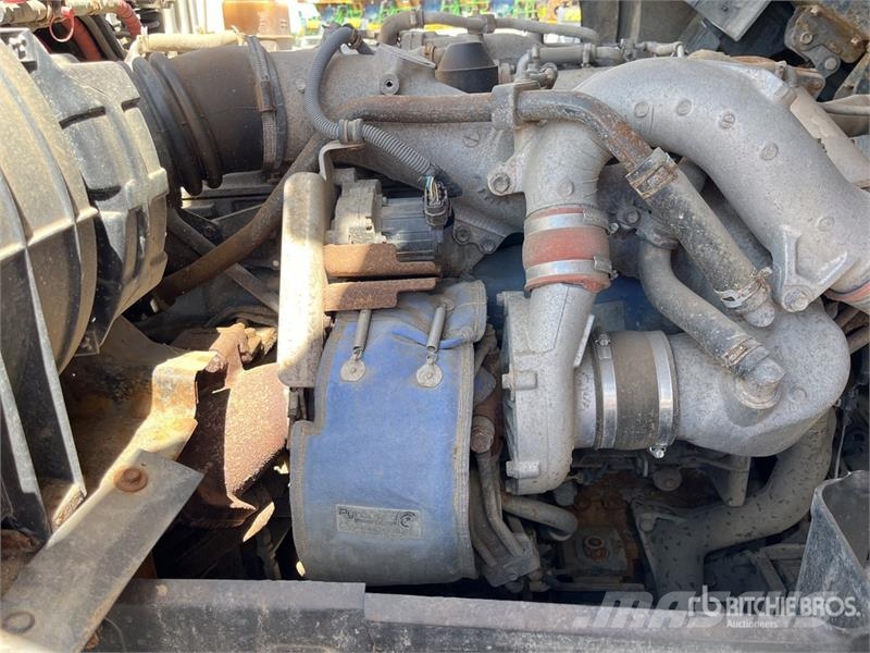 Isuzu FYH 10x4 Fuel and Lube Truck Kamioni cisterne