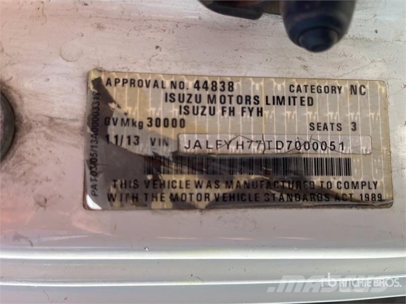 Isuzu FYH 10x4 Fuel and Lube Truck Kamioni cisterne