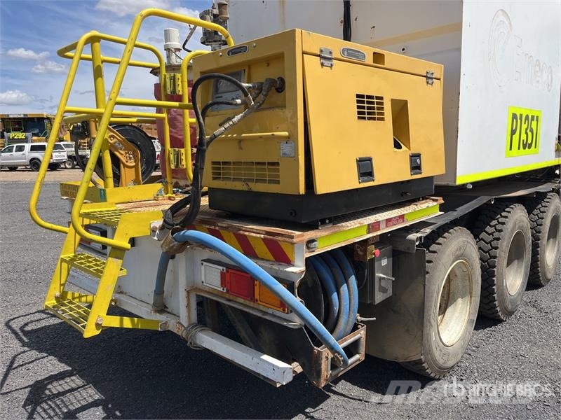 Isuzu FYH 10x4 Fuel and Lube Truck Kamioni cisterne