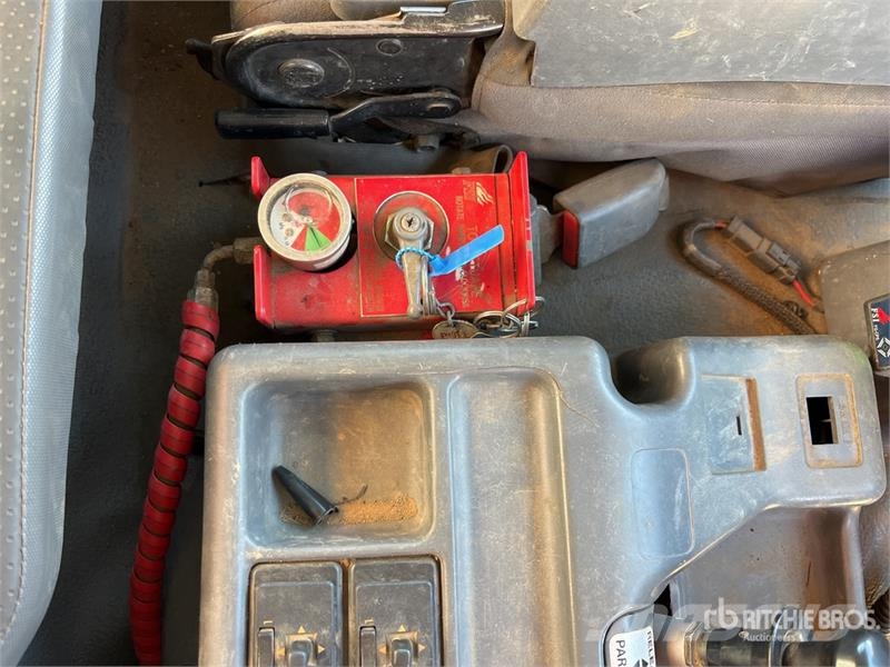 Isuzu FYH 10x4 Fuel and Lube Truck Kamioni cisterne