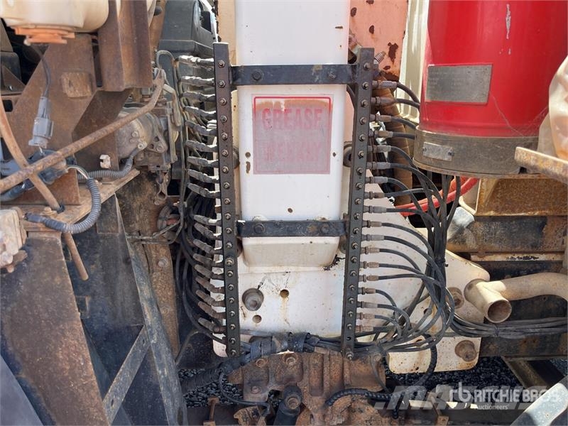 Isuzu FYH 10x4 Fuel and Lube Truck Kamioni cisterne