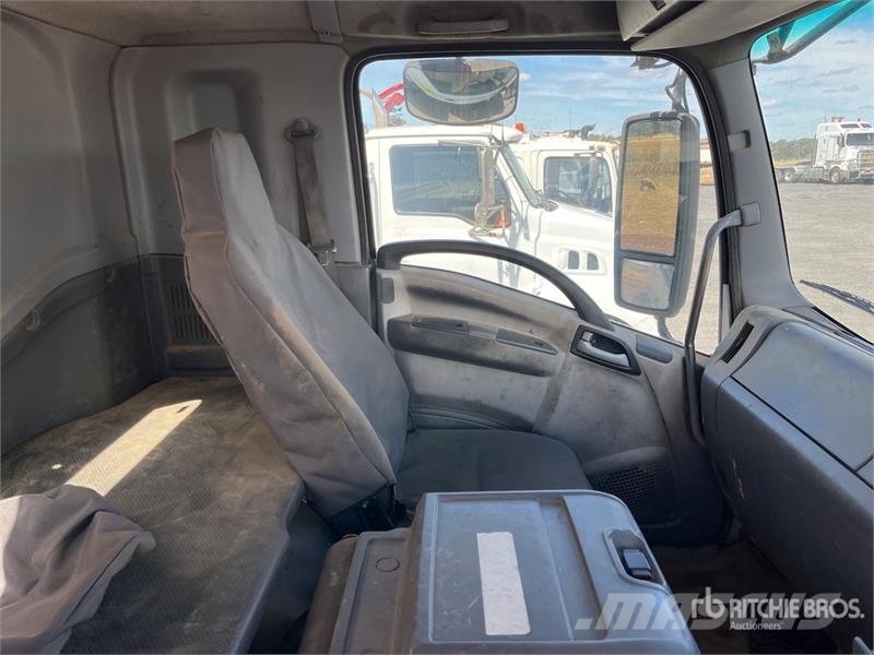Isuzu FYH 10x4 Fuel and Lube Truck Kamioni cisterne