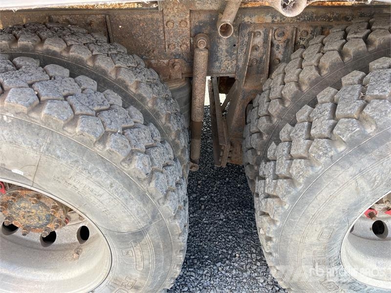 Isuzu FYH 10x4 Fuel and Lube Truck Kamioni cisterne