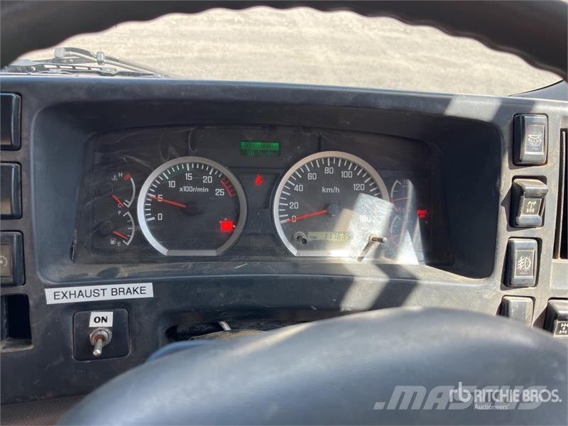 Isuzu FYH 10x4 Fuel and Lube Truck Kamioni cisterne
