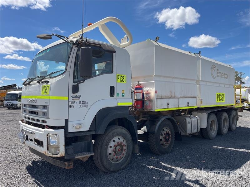 Isuzu FYH 10x4 Fuel and Lube Truck Kamioni cisterne