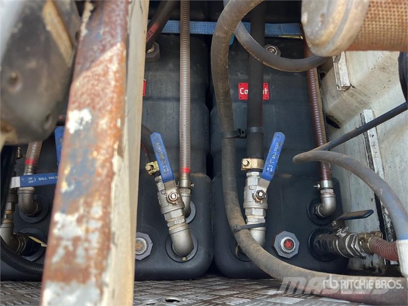 Isuzu FYH 10x4 Fuel and Lube Truck Kamioni cisterne
