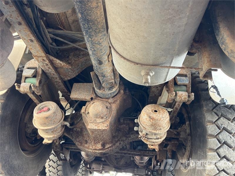 Isuzu FYH 10x4 Fuel and Lube Truck Kamioni cisterne
