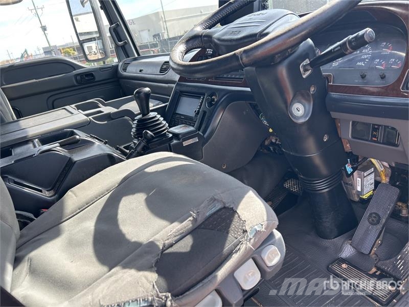 Isuzu Giga CXY 240-460 6x4 T/A Day Cab Truck Tractor Traktorske jedinice
