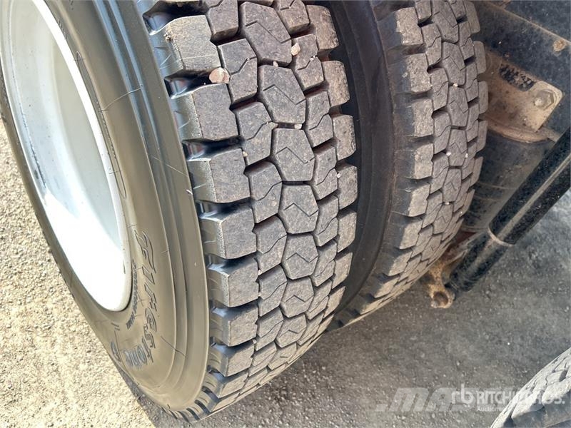 Isuzu Giga CXY 240-460 6x4 T/A Day Cab Truck Tractor Traktorske jedinice