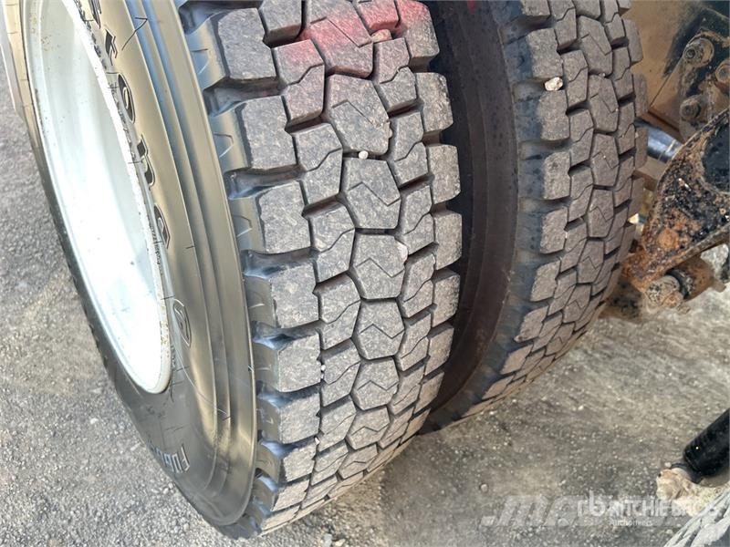 Isuzu Giga CXY 240-460 6x4 T/A Day Cab Truck Tractor Traktorske jedinice