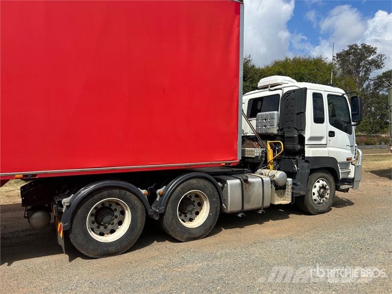 Isuzu Giga CXY 6x4 T/A Sleeper Truck Tractor 中古トラクターヘッド | トレーラーヘッド