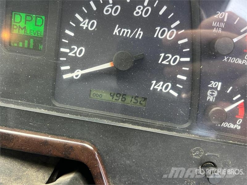 Isuzu Giga CXY 6x4 T/A Sleeper Truck Tractor Tractor Units