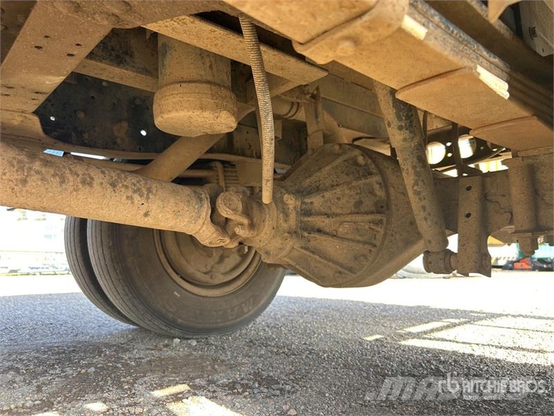 Isuzu NNR S/A Dump Truck Pašizgāzējs