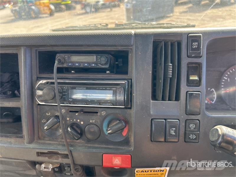 Isuzu NNR200 4x2 S/A Dump Truck Tipper trucks