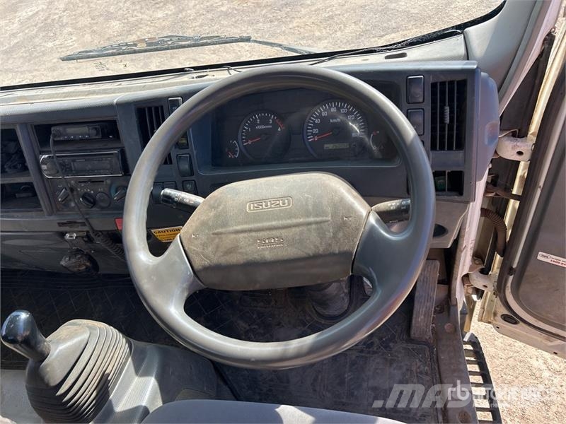 Isuzu NNR200 4x2 S/A Dump Truck Tipper trucks