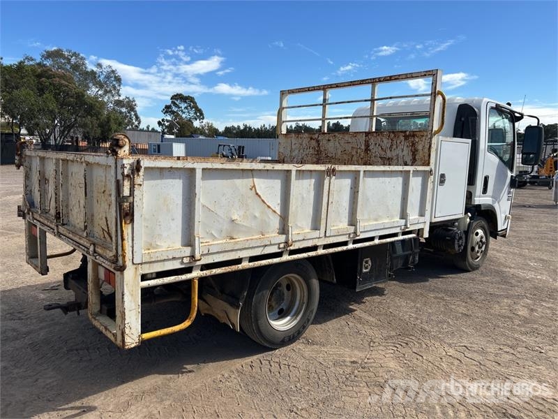 Isuzu NNR200 4x2 S/A Dump Truck Tipper trucks