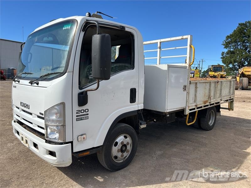 Isuzu NNR200 4x2 S/A Dump Truck Tipper trucks