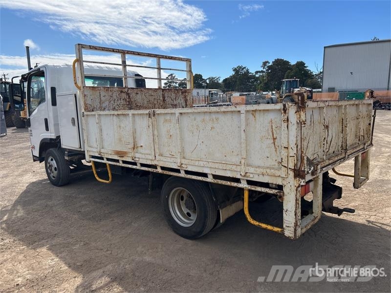 Isuzu NNR200 4x2 S/A Dump Truck Tipper trucks