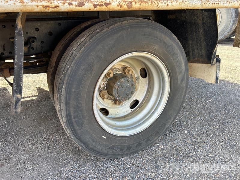 Isuzu NNR200 4x2 S/A Dump Truck Tipper trucks