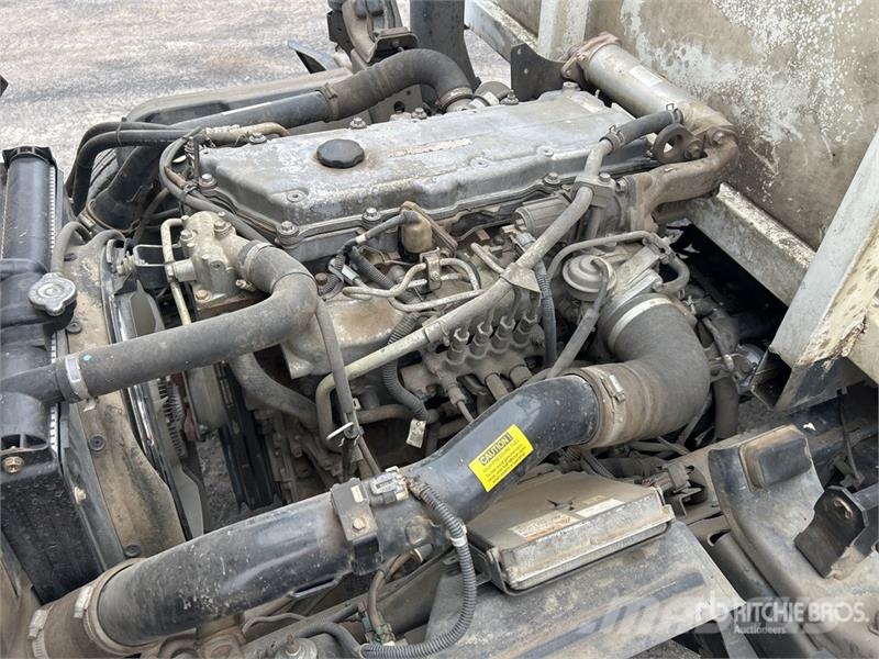 Isuzu NPR Kamioni sa otvorenim sandukom