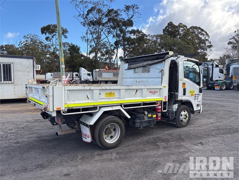 Isuzu NPR 45-155 4x2 S/A Dump Truck Billenő teherautók