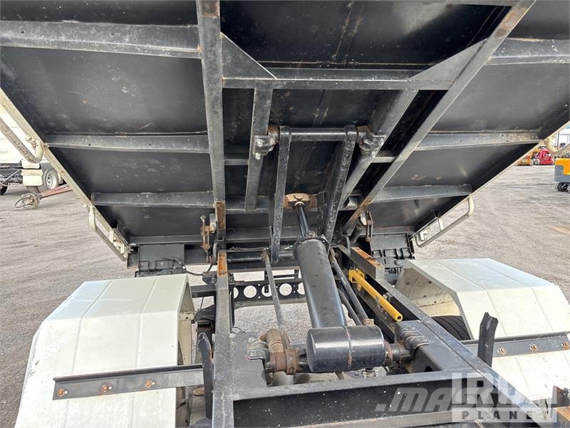 Isuzu NPR 45-155 4x2 S/A Dump Truck Billenő teherautók