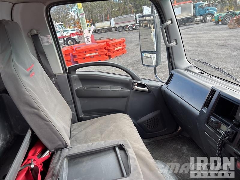Isuzu NPR 45-155 4x2 S/A Dump Truck Billenő teherautók
