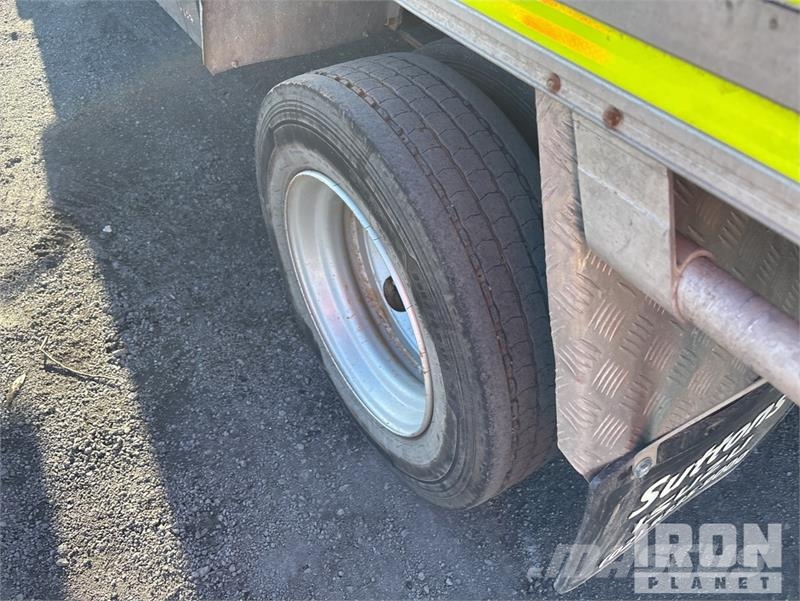 Isuzu NPR 65-190 4x2 Crew Cab Flatbed Truck Platós / Ponyvás teherautók