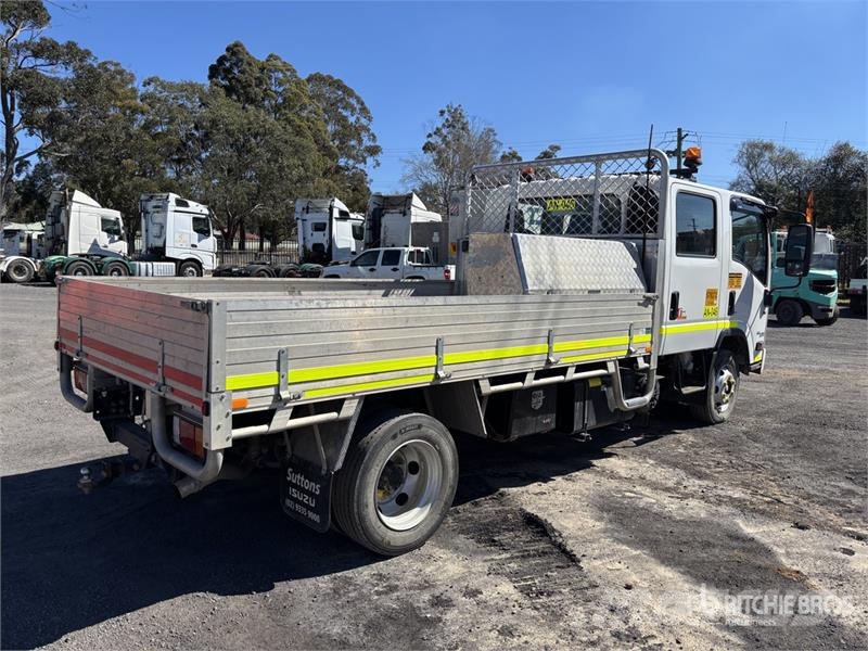 Isuzu NPR 65-190 4x2 Crew Cab Flatbed Truck Platós / Ponyvás teherautók