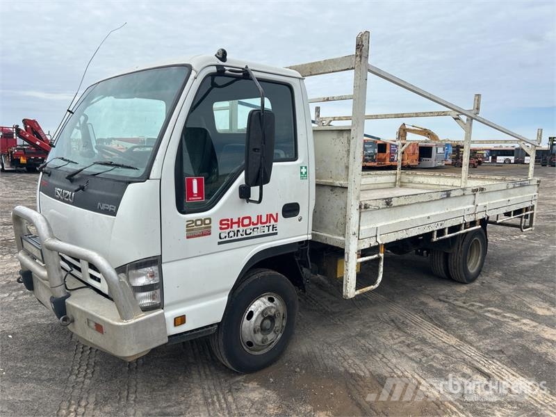 Isuzu NPR200 4x2 Flatbed Truck Platformos/ Pakrovimas iš šono
