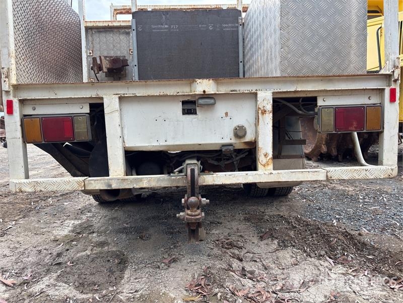 Isuzu NPR300 4x2 Flatbed Truck Kamioni sa otvorenim sandukom
