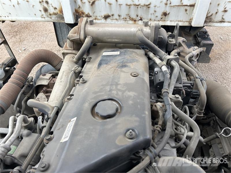 Isuzu NPR300 4x2 S/A Dump Truck Camion ribaltabili