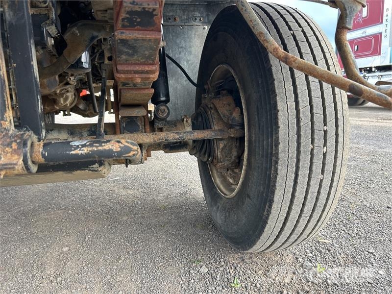 Isuzu NPS 300 5000 L 4x4 Water Truck Camiones cisterna