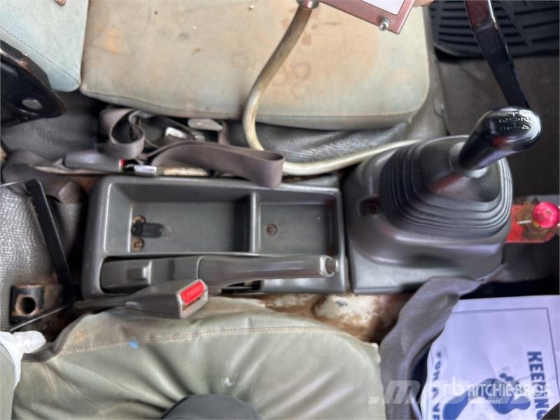 Isuzu NPS 300 5000 L 4x4 Water Truck Camiones cisterna